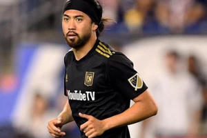 Lee Nguyễn ra sân trong màu áo TPHCM ở vòng 2 V-League