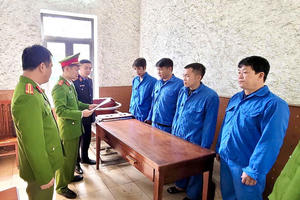 Quảng Ninh: Bắt giữ 5 đối tượng khai thác, tiêu thụ hơn 56 nghìn tấn đất đá đen trái phép