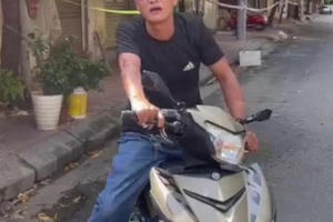 Không đeo khẩu trang còn bóp cổ công an tại chốt phòng dịch