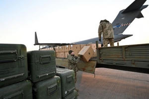 Phương Tây vận chuyển vũ khí hỗ trợ cho Ukraine như thế nào?