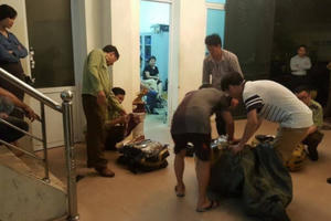 Hà Nội: Người đàn ông 'can thiệp' vụ QLTT kiểm tra xe hàng quần áo là ai?