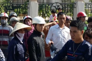 Cảnh sát rượt đuổi ngoạn mục, giải cứu nữ sinh bị kề dao vào cổ