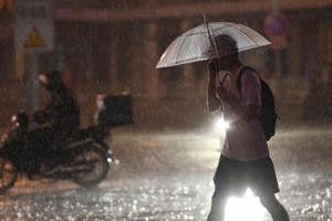 Mưa lớn ròng rã 21 tiếng, Bắc Kinh hứng hơn 1,1 tỉ mét khối nước