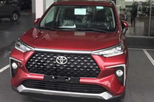 Toyota Veloz vừa ra mắt, đại lý đã đánh tiếng "bia kèm lạc"