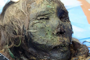 Bí ẩn xác ướp gần 1,000 năm trong băng giá vẫn còn nguyên da, tóc và lông mi