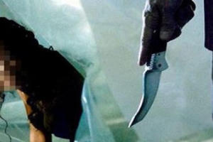 Nghi ngờ mình bị "cắm sừng", chồng dùng dao sát hại vợ dã man tại phòng trọ