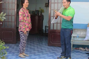 Anh Vũ ngẫu hứng làm thơ chúc Tết người phụ nữ lạ