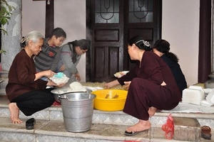 10 năm nấu suất ăn miễn phí cho bệnh nhân ung thư