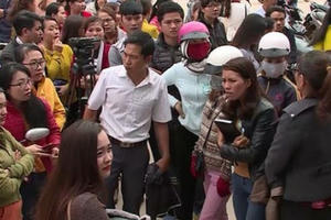 Bất cập nghịch lý học sinh tăng, giáo viên 'dạy theo mùa'