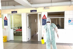 Việt Nam đang cách ly 52.790 người nghi mắc Covid-19