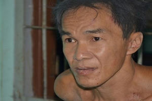 Nghiện rượu giết người, chém lìa ngón tay trưởng công an