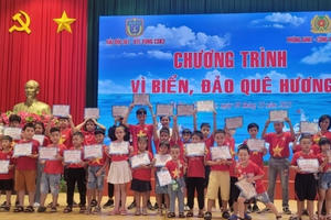 Đoàn viên, thiếu nhi TP Vũng Tàu được nghe nói chuyện về biển đảo quê hương