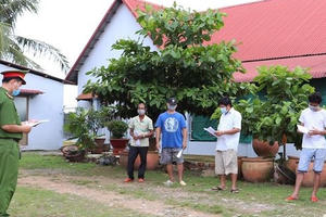 Phạt 144 triệu đồng nhóm người đánh bạc giữa mùa dịch