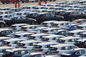 Ô tô nhập về Việt Nam tăng sốc, thị trường xe hơi sắp "nóng" trở lại?