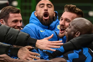 Không thể cản “cơn lốc xanh” Inter Milan tại Serie A