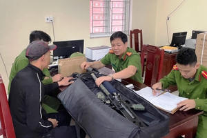Bắt quả tang đối tượng tàng trữ súng đạn tự chế