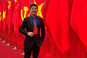 “Yêu thương con người trước khi trở thành bác sĩ”