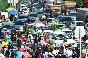 Thu phí xe hơi vào khu trung tâm TP HCM có khả thi?