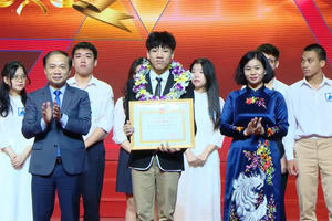 Những gương mặt xuất sắc của trường Liên cấp Newton tại Lễ Tuyên dương học sinh giỏi Những gương mặt xuất sắc của trường Liên cấp Newton tại Lễ Tuyên dương học sinh giỏi