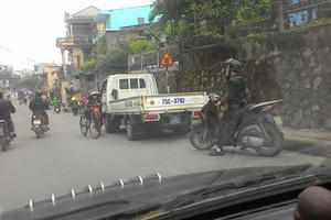 Vụ xe biển xanh hết hạn kiểm định vẫn lưu hành: Cần xử lý nghiêm