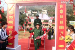 Tân binh Hà Giang hồ hởi lên đường nhập ngũ