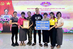 Đoàn thiện nguyện Quảng Ninh mang 900 triệu đồng đến vùng lũ Nghệ An