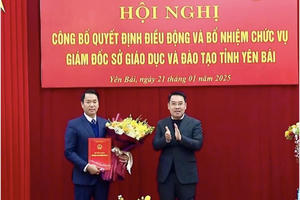 Ông Luyện Hữu Chung giữ chức Giám đốc Sở Giáo dục và Đào tạo tỉnh Yên Bái