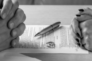 Kẻ thù đặc biệt trong một phiên xử ly hôn