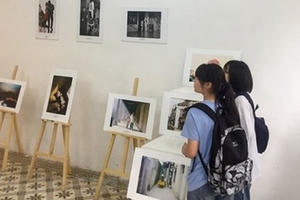 'Ném' học sinh vào thực tế trưởng thành