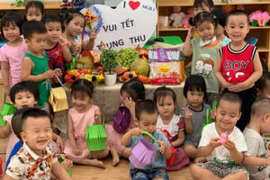 "Vui tới bến" cùng sự kiện "Trung thu cho bé 2020" tại trường mầm non Ánh Dương "Vui tới bến" cùng sự kiện "Trung thu cho bé 2020" tại trường mầm non Ánh Dương