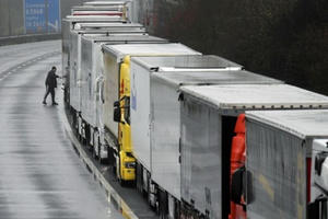 Pháp tiếp tục đóng cửa biên giới với Anh để ngăn ngừa dịch bệnh