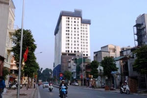 Hà Nội cho phép công trình 8B Lê Trực tự "cắt ngọn"!