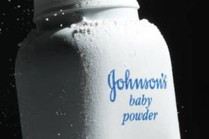 Johnson & Johnson phải bồi thường 417 triệu USD cho một nữ khách hàng Johnson & Johnson phải bồi thường 417 triệu USD cho một nữ khách hàng