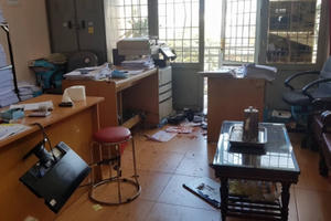 Lâm Đồng: Tạm giữ người đàn ông đập phá Văn phòng công chứng