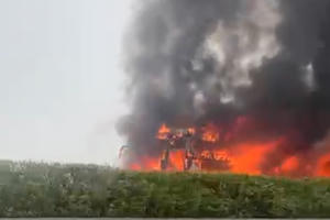 Đang cháy xe khách trên cao tốc Pháp Vân - Cầu Giẽ