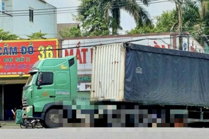 Tai nạn giữa ngã tư, một người đàn ông đi xe đạp tử vong tại chỗ