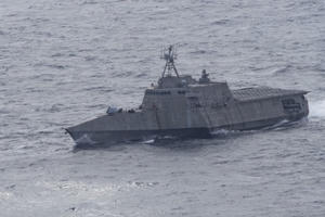 Tàu chiến Mỹ thách thức Trung Quốc ở biển Đông