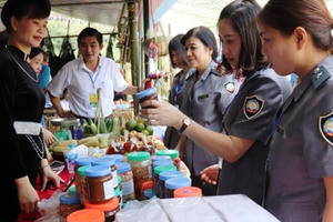 Kiểm tra, giám sát công tác An toàn vệ sinh thực phẩm tại Lễ hội Du lịch Thác Bản Giốc