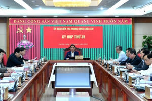 Đề nghị Bộ Chính trị, Ban Bí thư kỷ luật loạt cán bộ cấp cao Đề nghị Bộ Chính trị, Ban Bí thư kỷ luật loạt cán bộ cấp cao