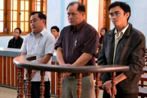 Công trình thủy lợi vừa xây đã hỏng tại Gia Lai phơi bày quy trình ăn chia “tàn mạt” của các 'quan tham' Công trình thủy lợi vừa xây đã hỏng tại Gia Lai phơi bày quy trình ăn chia “tàn mạt” của các 'quan tham'