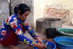 Mẹ ca sĩ Châu Việt Cường nghẹn ngào khi nghe tin con bị bắt