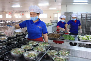 Kinh hoàng găng tay… đảm bảo vệ sinh ATTP