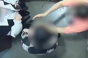 Vợ tát nhân viên bán hàng, Đại sứ Bỉ tại Hàn Quốc phải xin lỗi