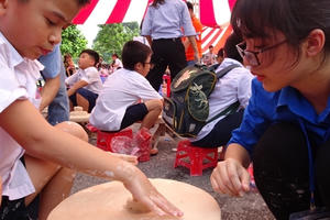Hào hứng với Tết Trung thu tại Hoàng thành Thăng Long