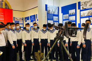 Khai mạc trưng bày “Hải Phòng – pháo đài thép bên bờ Biển Đông của Tổ quốc”