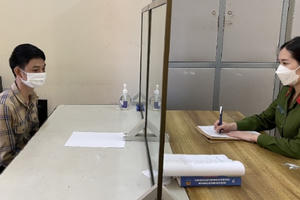 Cài mã độc chiếm tài khoản lừa đảo nhiều người