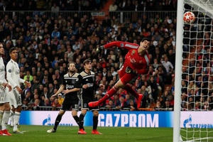 Real Madrid 1-4 Ajax: Đêm kinh hoàng