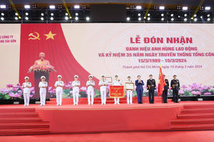 TP.HCM: Tổng công ty Tân Cảng Sài Gòn đón nhận danh hiệu Anh hùng Lao động