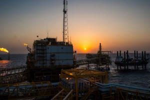 OPEC và các nước đồng minh đạt thỏa thuận cắt giảm sản lượng kỷ lục