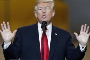 Ông Trump cân nhắc áp thuế bổ sung lên 500 tỷ USD hàng Trung Quốc